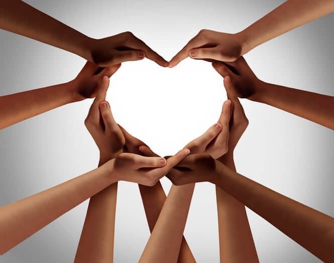 B5-handsformingaheart